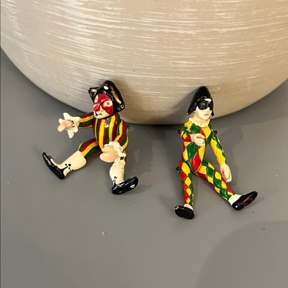 Vintage Harlequin Miniature Figurines in Red, Green, Yellow, Black Movable - Picture 6 of 6